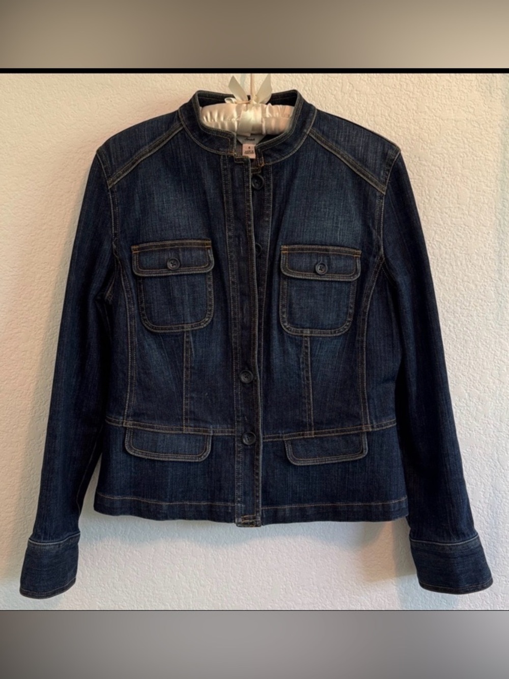 TALBOTS WOMENS DENIM JEAN JACKET SIZE 6 TAPERED FITTED COLLARLESS BUTTON BLUE - Picture 10 of 12